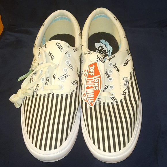 vans era stripes